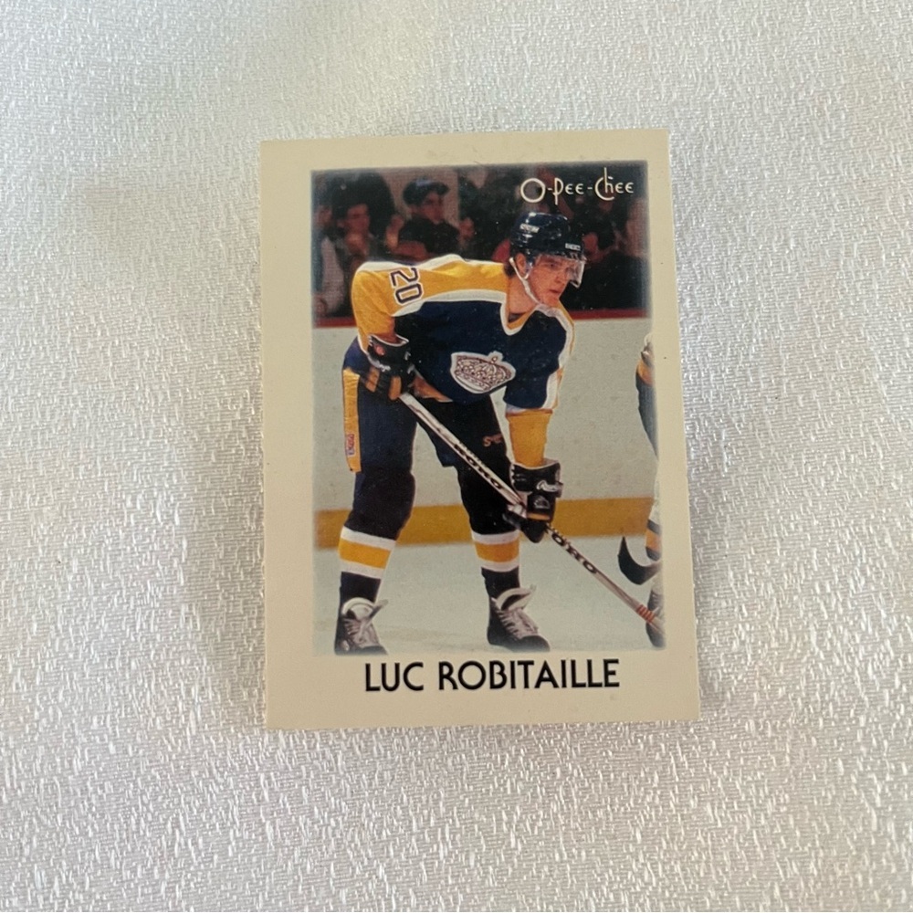 35 Luc Robitaille Hockey Trading Card